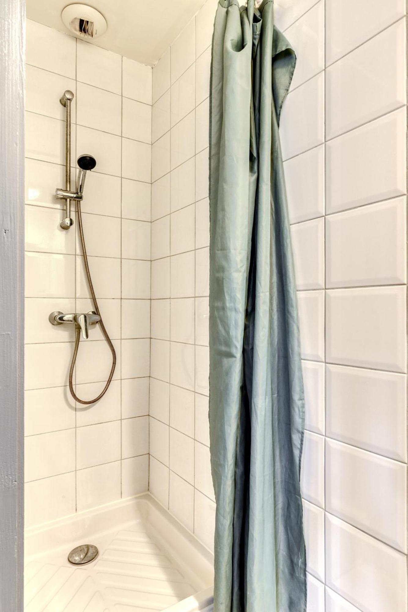 L'Escapade - Parking Gratuit - Wifi - Climatisation - Proche Cite - Tout Equipee Carcassonne Bagian luar foto